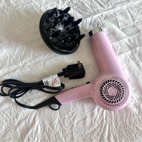 Remington Retro Hair Dryer with Diffuser - Picture 8 of 9